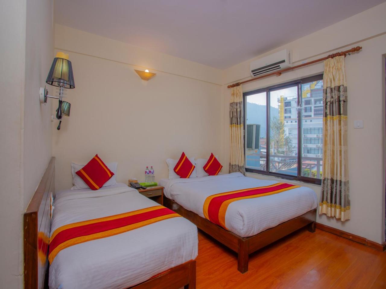 Hotel Garuda Inn Ποκάρα Εξωτερικό φωτογραφία